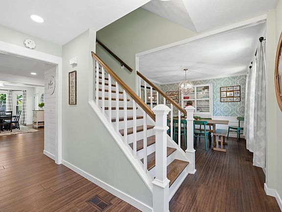 4th image of 234 W Campus View Blvd