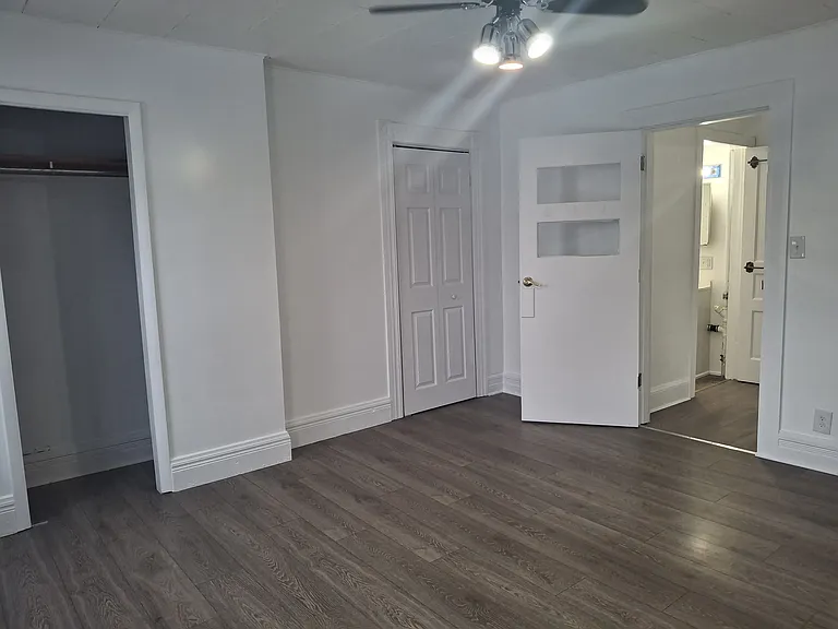 28 1/2 Western Ave — Photo 8