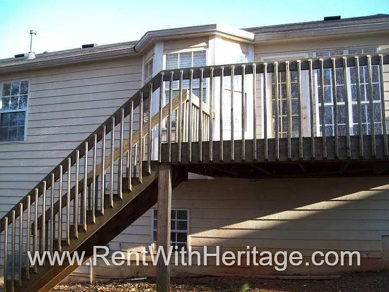 6322 Hillview Ln — Photo 13