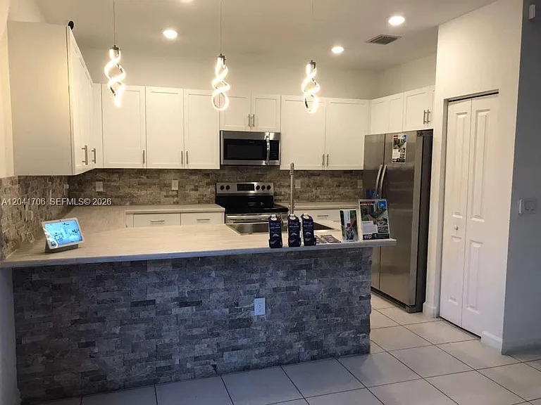 21018 NE 8th Ave #21018 — Photo 30