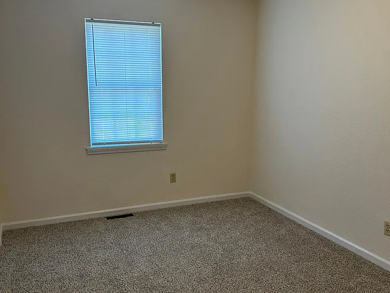 608 N Martin Luther King Jr Ave — Photo 13