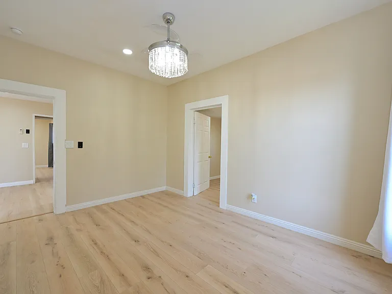 328 E Olive Ave — Photo 15