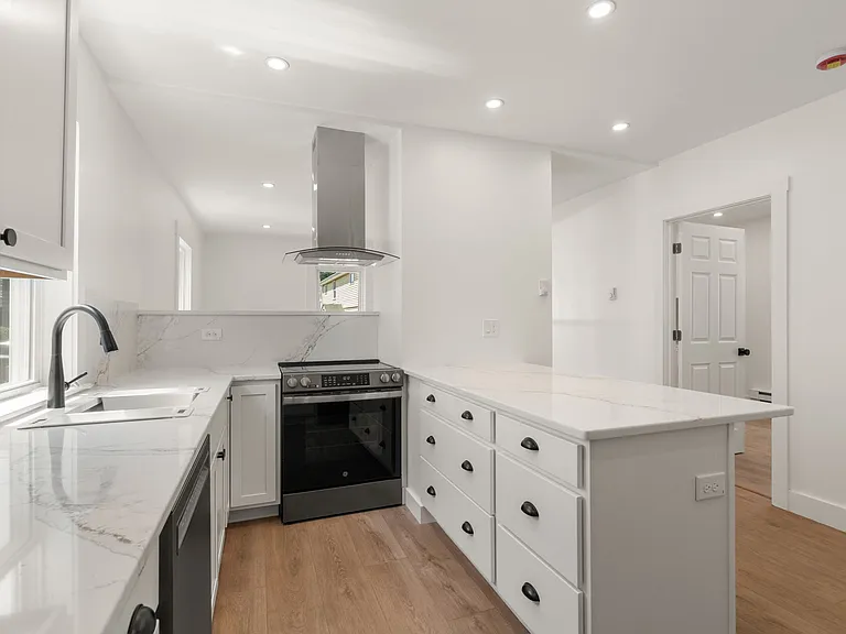 35 Wardwell Ave #1 — Photo 3