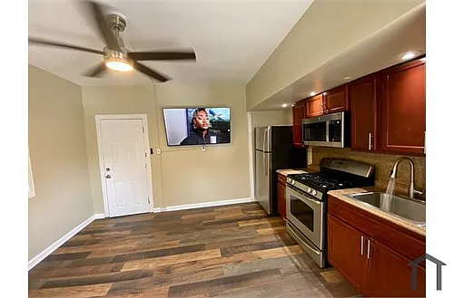 1514 W Champlost St #2F Photo 1