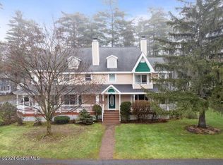 65 Sarazen St, Saratoga Springs, NY 12866