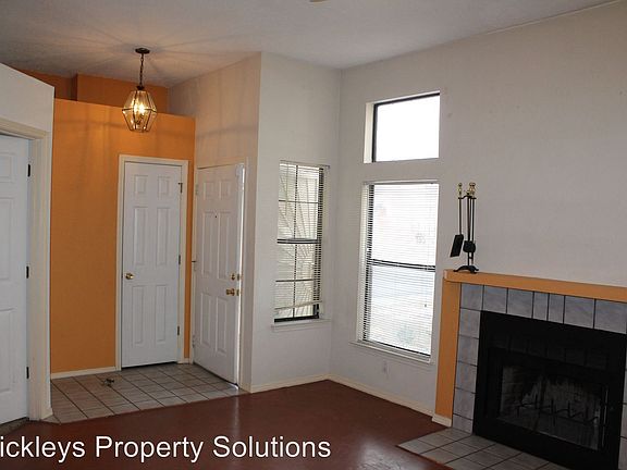 3rd image of 7632 Redwood Dr NW