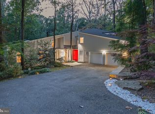 1600 N Village Rd, Reston, VA 20194