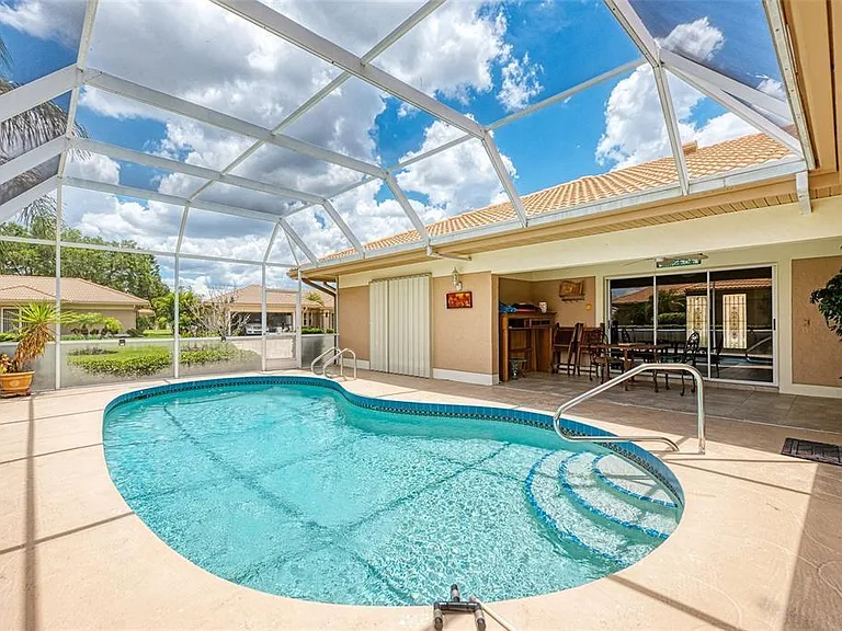 3126 Meadow Run Dr — Photo 37