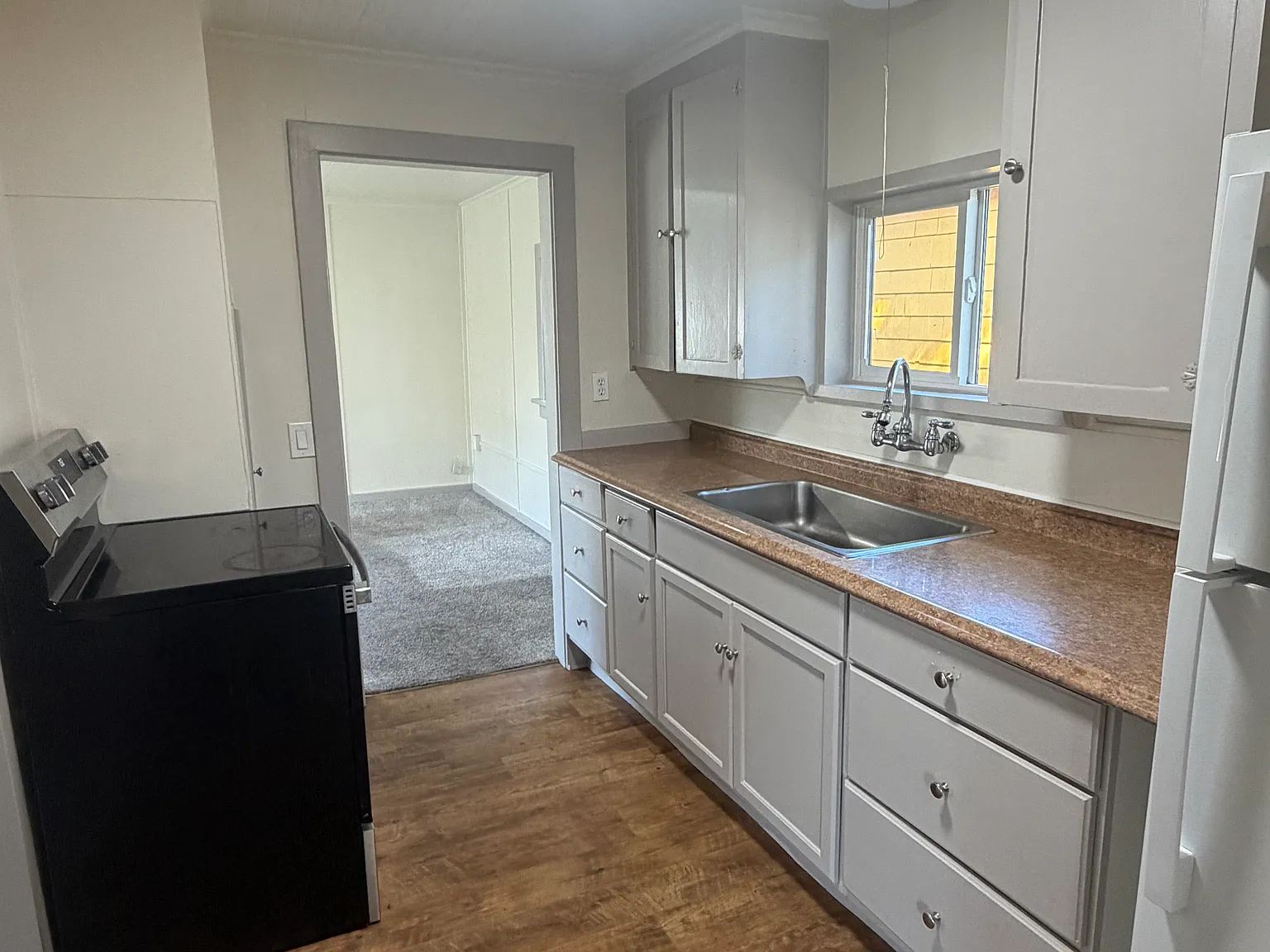 2 bed, $1,400 — Photo 3