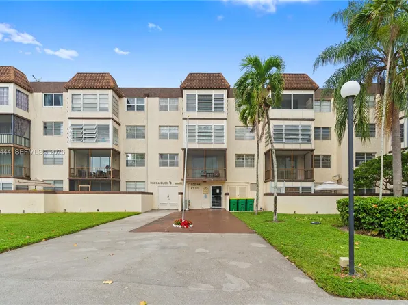 7100 NW 17th St APT 219, Plantation, FL 33313