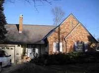 145 Derbyshire Rd, Waterloo, IA 50701