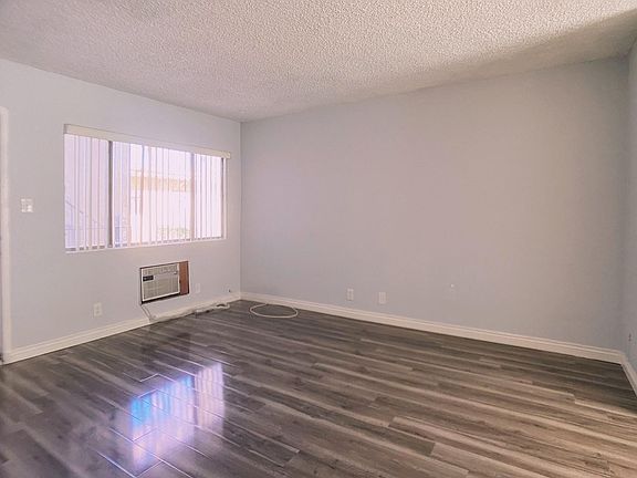 3rd image of 701 W Newmark Ave APT E
