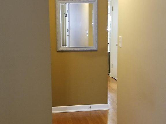 4th image of 5918 W Gunnison St #G