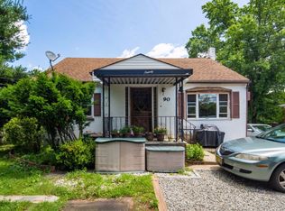 90 Forest Ave, Paramus, NJ 07652