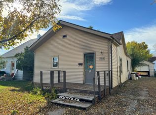 704 S 10th St, Aberdeen City, SD 57401