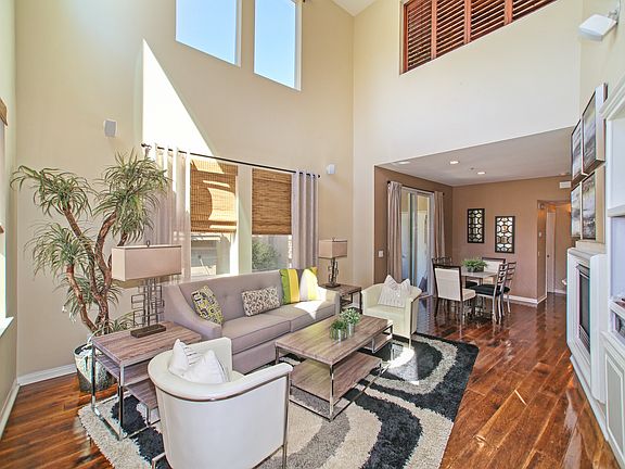 3rd image of 18 Midtown Dr