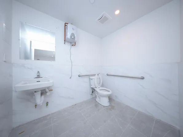 165-20 Sanford Avenue image 44 of 50