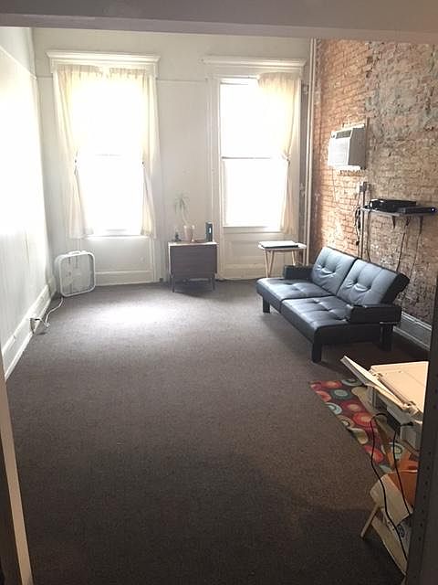2nd image of 2121 Mount Vernon St APT 1F