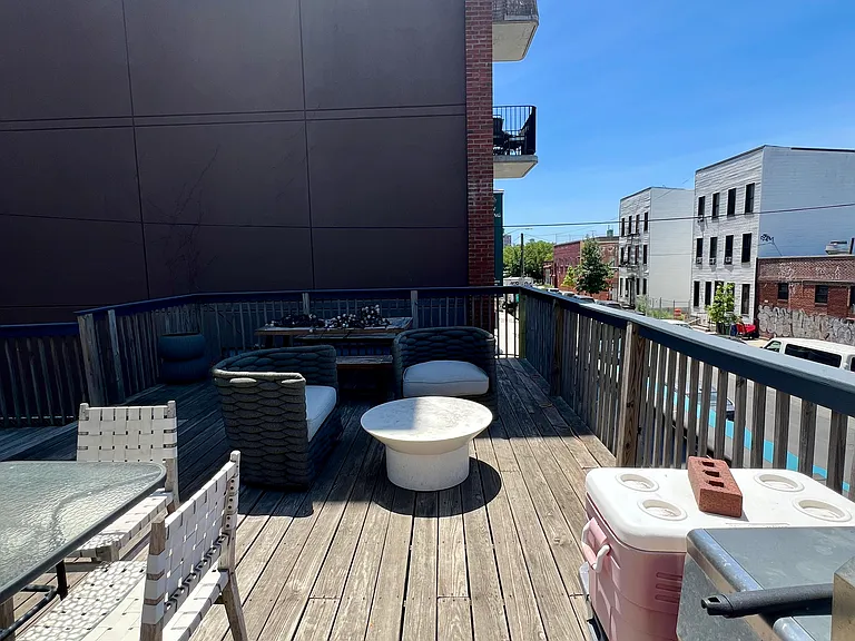 14 Wilson Ave #1R — Photo 9