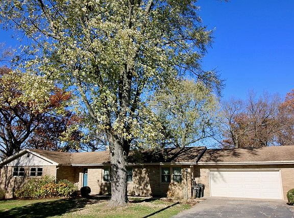 3rd image of 1105 Plaza Dr
