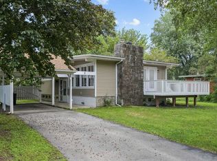 5 Exeter Rd, Poughkeepsie, NY 12603