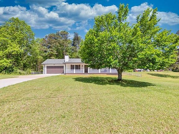3rd image of 3200 Lee Dr