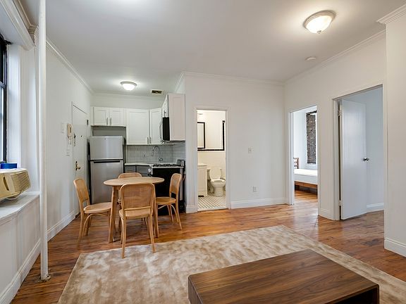 4th image of 129 Orchard St APT 14