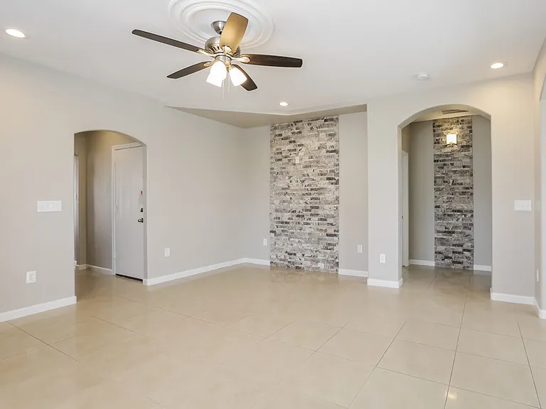 8139 Ficus Dr — Photo 4