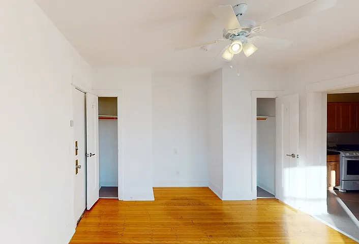 5457-5459 S. Blackstone Avenue — Photo 22