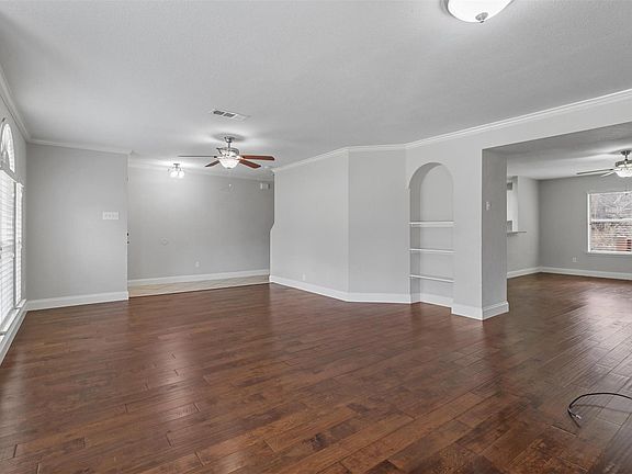 4th image of 3621 Crestcreek Ct
