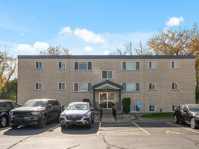 St. Croix Crossings Apartments — Photo 15