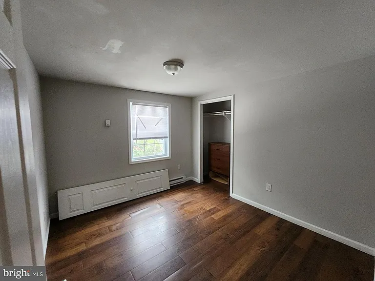 652 Baker St — Photo 11