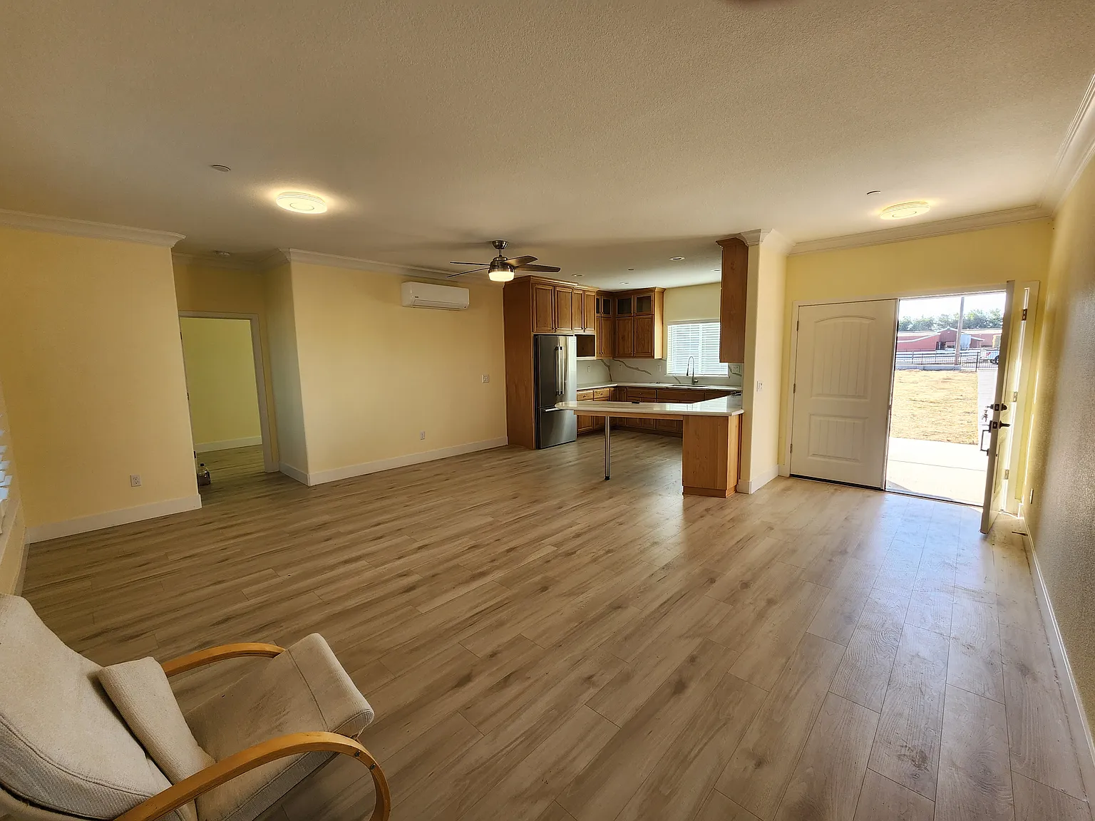 2 bed, 1200 sqft, $2,550 — Photo 3