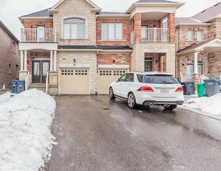 27 Buchanan Cres — Photo 1