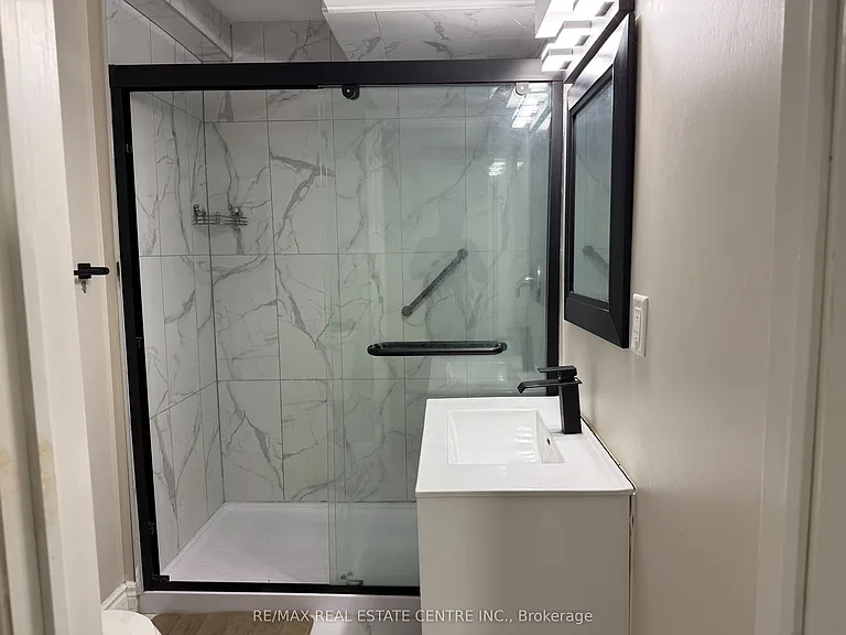 320 Sedgewood St #BASEMENT — Photo 16