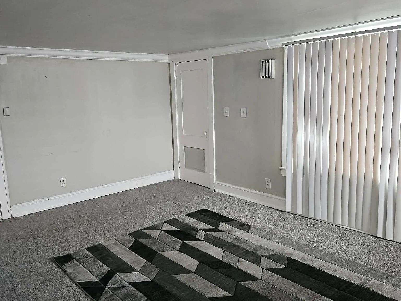 2 bed, $1,000 — Photo 2