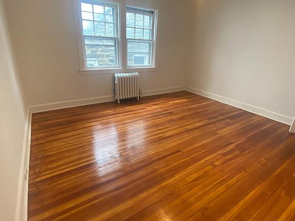 5th image of 290 E Sidney Ave #1