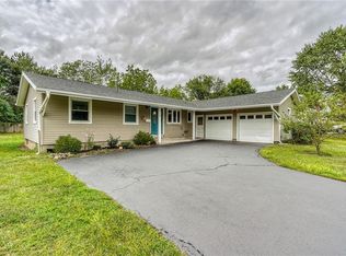 334 El Mar Dr, Rochester, NY 14616