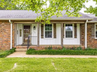 112 Lake Point Dr, Gallatin, TN 37066