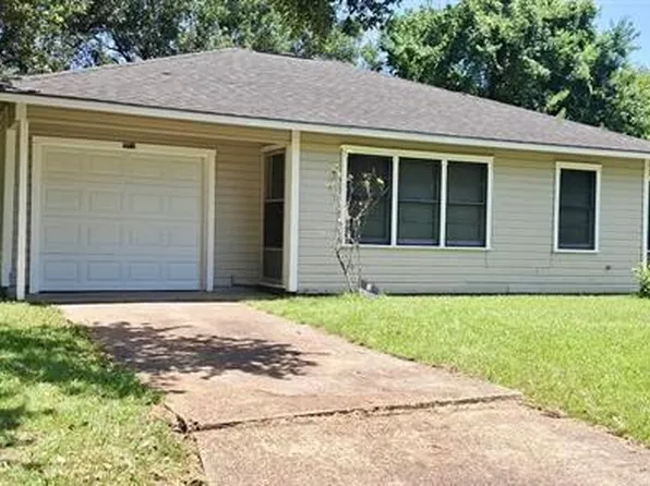 512 Azalea Ave, Orange, TX 77630
