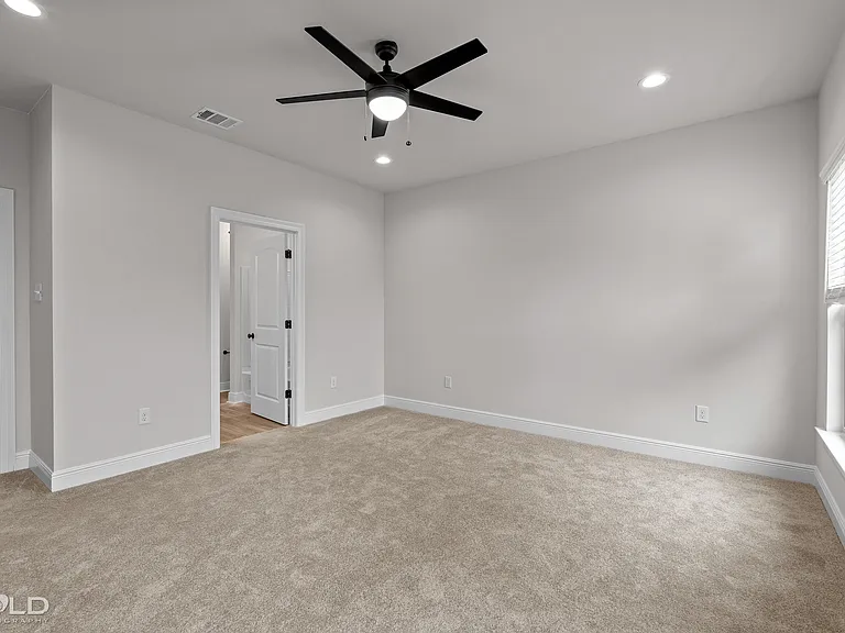 769 Venecia Dr — Photo 13