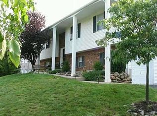 25 Woodward Rd, Slate Hill, NY 10973