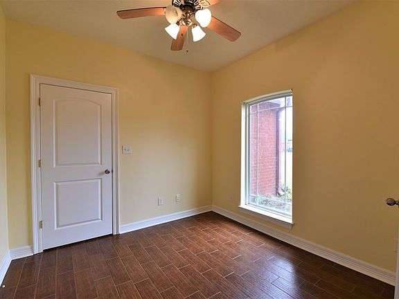5th image of 1865 Lindsey Ln