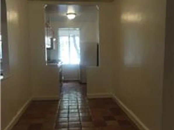 250 West 24th Street image 1 of 8