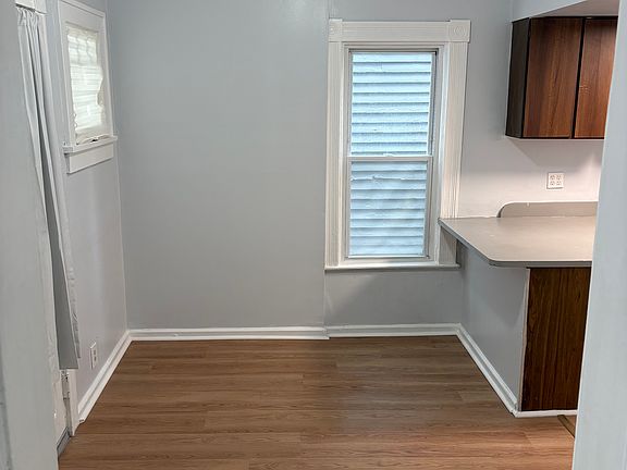 3rd image of 460 Pearl St