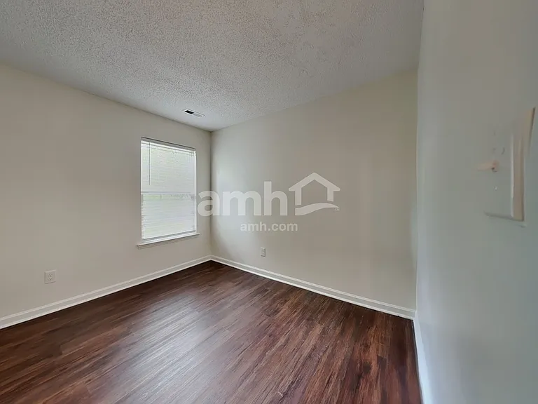 4705 Silverdene St — Photo 14