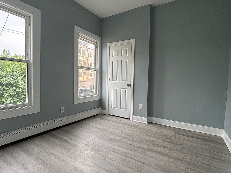 1st image of 87 Dwight St #1