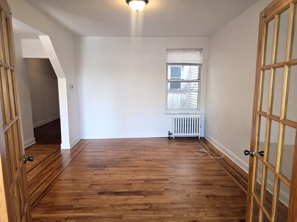 567 20th Street image 1 of 16