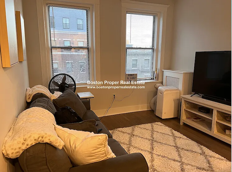 2 bed, 1.0 bath, $3,700 — Photo 3