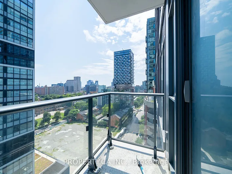159 Dundas St E #1506 — Photo 17